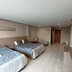 Peter's House2 Five Minutes To The อพาร์ตโฮเทล Pattaya