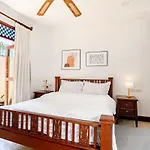 Villa G Thai Pool