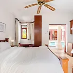 Villa G Thai Pool Pattaya