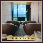 Sea View Luxury Escape *