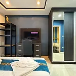 Cozy Apartment Near The Sea