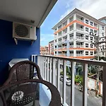 อพาร์ทเม้น Cozy Near The Sea Pattaya