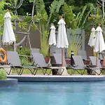 Large High Floor, Pool And Great Location