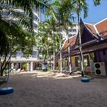 Heeton Concept By Compass Hospitality โรงแรม Pattaya