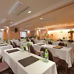 โรงแรม The Seasons