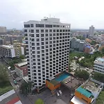 โรงแรม เดอะ ซีซันส์ พัทยา (SHA Extra Plus)