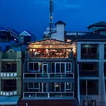 Hotel Quarter 09