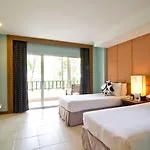 The Park 4*
