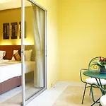 Gazebo Resort,