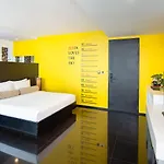 Tsix5 Hotel