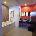 Hotel Tsix5 4*