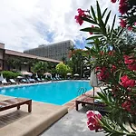 Basaya Beach Hotel & Resort