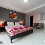 Robin's Nest & Restaurant Guest house