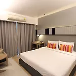 โรงแรม The Sun Xclusive 3*