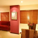 โรงแรม Rita &