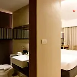 โรงแรม The Sun Xclusive 3*