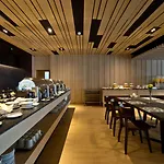 โรงแรม The Sun Xclusive 3*