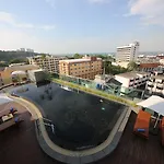 โรงแรม The Sun Xclusive 3*