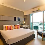 The Sun Xclusive โรงแรม