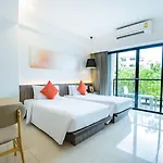 Hotel J 4*