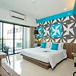 J Hotel 4*
