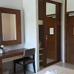 โรงแรม เอพริล สวีืท