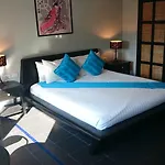 The Venue - Sha Extra