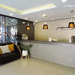 นริส อาร์ท โฮเทล โรงแรม 3*
