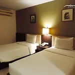 นริส อาร์ท โฮเทล โรงแรม 3*