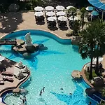 Long Garden & Pavilions Hotel