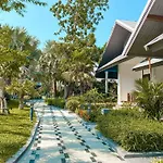 Hotel Long Garden & Pavilions 5*
