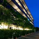 Hotel Ploen By Tolani