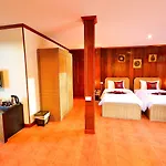Avila Hotel 3*
