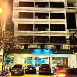 Highfive Hotel 2*