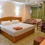 P72 โรงแรม 2*