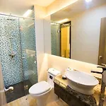 P72 โรงแรม 2*