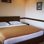 Navin Mansion 3 Hotel
