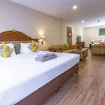 Sabai Hotel 3*
