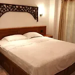 Max Hotel