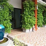 Chitra Hotel