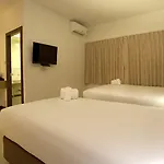 Wiz Hotel 3*