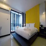 โรงแรม Punyapha Place 3*