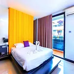 Punyapha Place โรงแรม