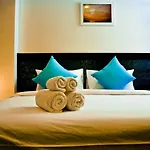 Hotel Reddoorz I-talay