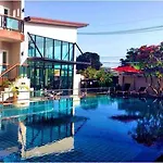 Bee Orchid Pool Hotel 3*