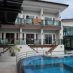 Bee Orchid Pool 3* Ko Lan