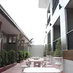 Bee Orchid Pool Hotel Ko Lan