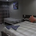 Hotel Bee Orchid Pool Ko Lan