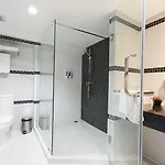 Adelphi Hotel 4*