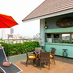 Adelphi Hotel 4*